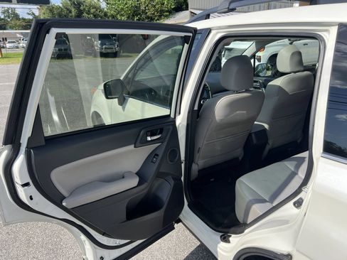 Used 2016 Subaru Forester 2.5i Touring w/ Eyesight & Navigation System AWD/4WD image 14