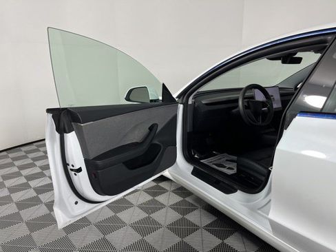 Used 2024 Tesla Model 3 Standard Range RWD image 14