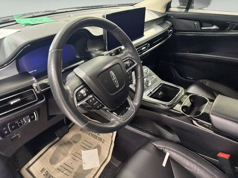 Used 2023 Lincoln Nautilus FWD w/ Premium Package image 16