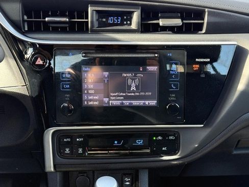 Used 2017 Toyota Corolla LE image 12