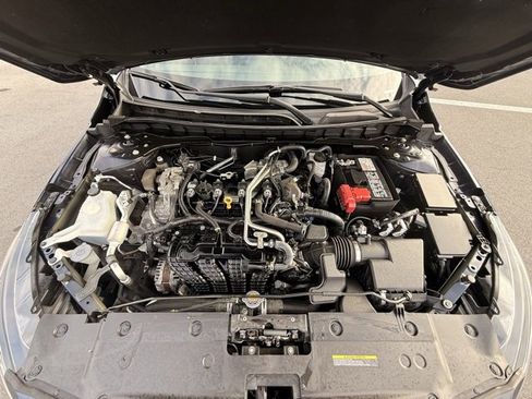 Certified 2023 Nissan Altima 2.5 SR image 11