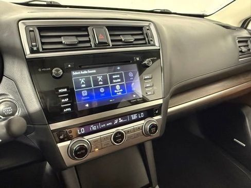 Used 2017 Subaru Outback 2.5i Touring AWD/4WD image 23