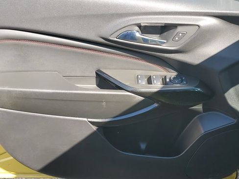 Certified 2024 Chevrolet Trax RS w/ Sunroof Package FWD image 15