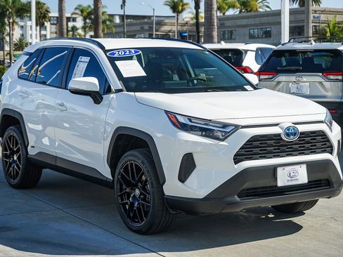 Used 2023 Toyota RAV4 XLE AWD/4WD image 3