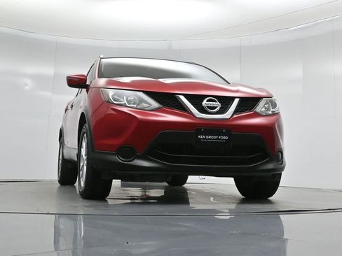 Used 2018 Nissan Rogue Sport SV image 44