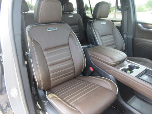 Used 2026 GMC Acadia Denali Ultimate AWD/4WD image 9