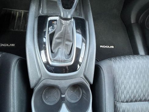 Used 2020 Nissan Rogue SV AWD/4WD image 22