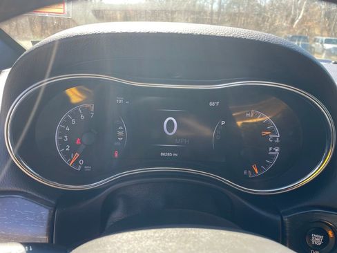 Used 2018 Jeep Grand Cherokee Altitude image 31