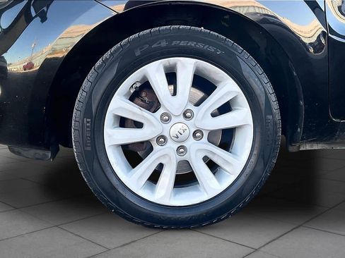 Used 2013 Kia Soul + FWD image 10