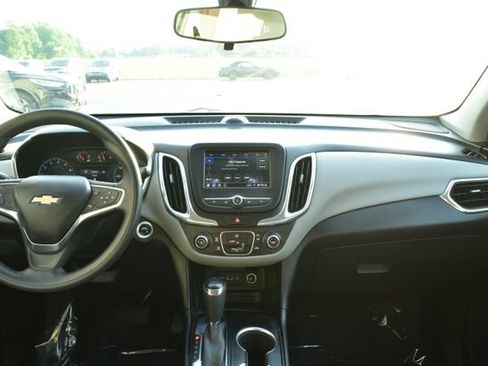 Used 2019 Chevrolet Equinox LS AWD/4WD image 32