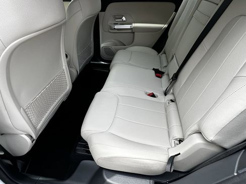 Certified 2025 Mercedes-Benz GLB 250 4MATIC image 23