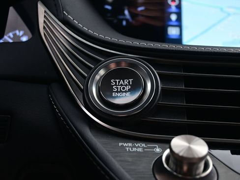 Used 2019 Lexus LS 500 AWD w/ Accessory Package (Z2) image 24