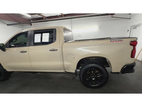 Used 2023 Chevrolet Silverado 1500 Custom Trail Boss AWD/4WD image 6
