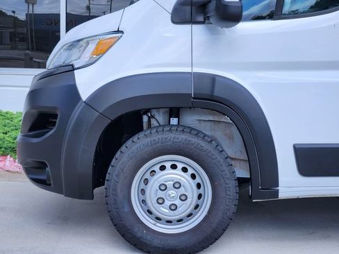 Used 2025 RAM ProMaster 2500 w/ Convenience Group FWD image 9