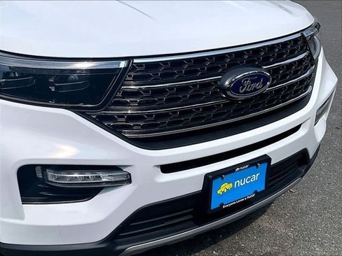 Used 2023 Ford Explorer XLT w/ Equipment Group 202A AWD/4WD image 30