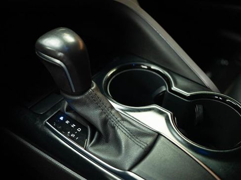 Used 2020 Toyota Camry SE w/ Carpet Mat Package FWD image 22
