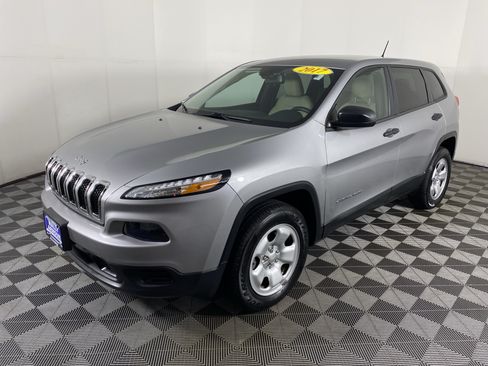 Used 2017 Jeep Cherokee Sport AWD/4WD image 9