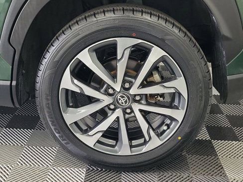 Used 2023 Toyota Corolla Cross XLE w/ Convenience Package FWD image 10