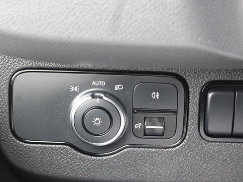 Used 2019 Mercedes-Benz Sprinter 144 image 19