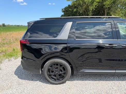 Used 2025 Kia Carnival SX Prestige FWD image 27