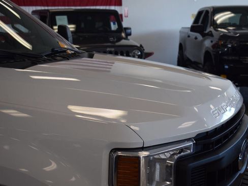 Used 2022 Ford F250 XL w/ Power Equipment Group image 19