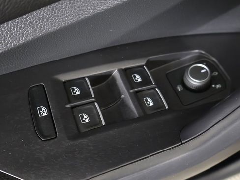 Used 2024 Volkswagen Jetta SE FWD image 37