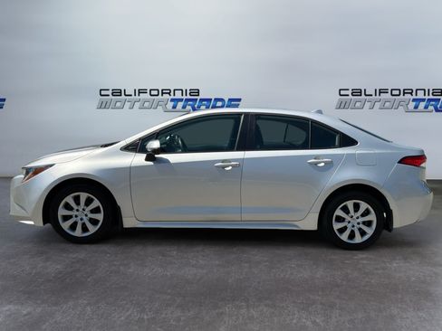 Used 2025 Toyota Corolla LE FWD image 8