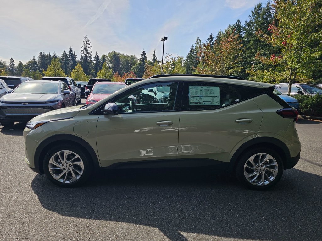 New 2027 Chevrolet Bolt LT w/ Dual Panel Sunroof Package FWD image 4