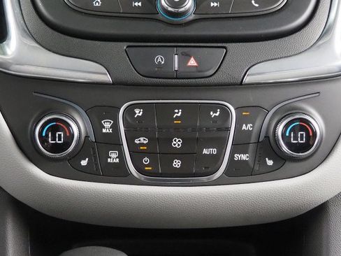 Used 2022 Chevrolet Equinox LT FWD image 25