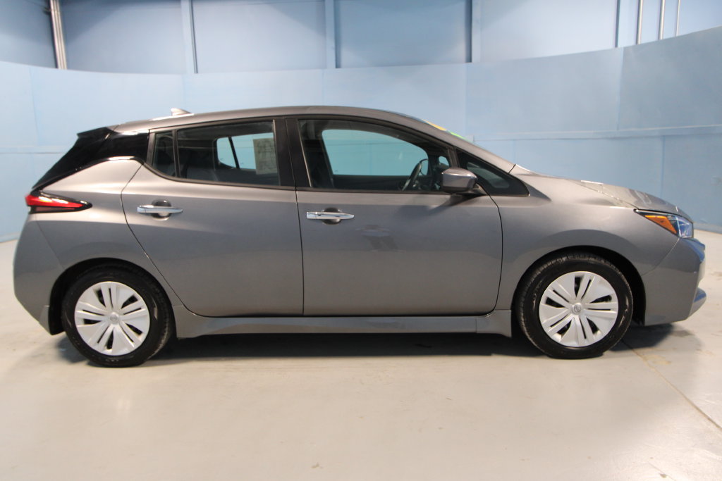 Used 2025 Nissan Leaf S FWD image 30