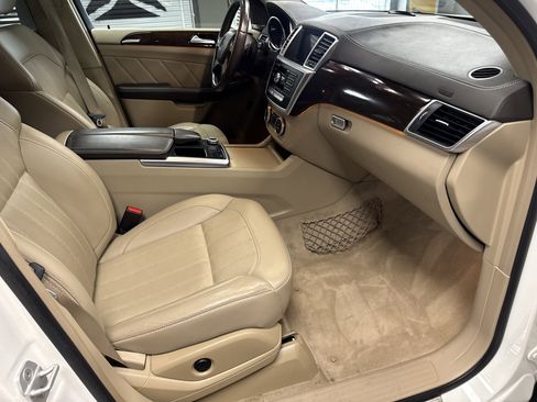 Used 2016 Mercedes-Benz GL 450 4MATIC image 15