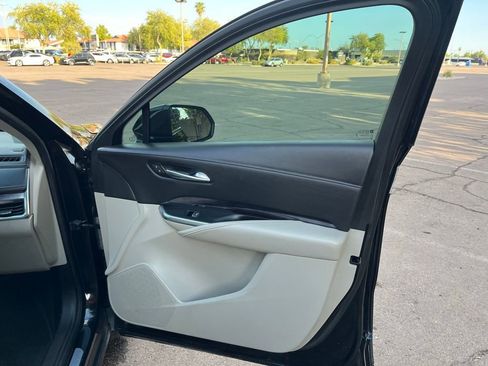 Used 2020 Cadillac XT4 Luxury w/ Cold Weather Package image 19