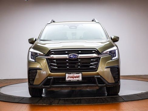 Used 2024 Subaru Ascent Premium w/ Convenience Package image 2