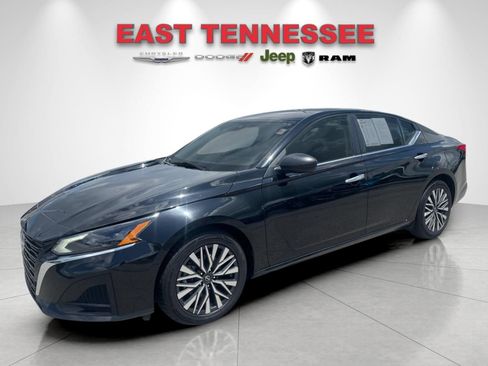 Used 2024 Nissan Altima 2.5 SV FWD image 7