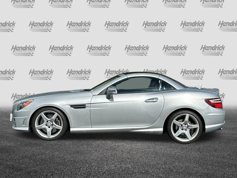 Used 2016 Mercedes-Benz SLK 300 image 8