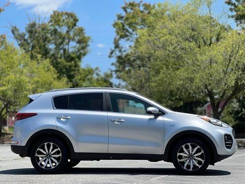 Used 2018 Kia Sportage EX AWD/4WD image 4