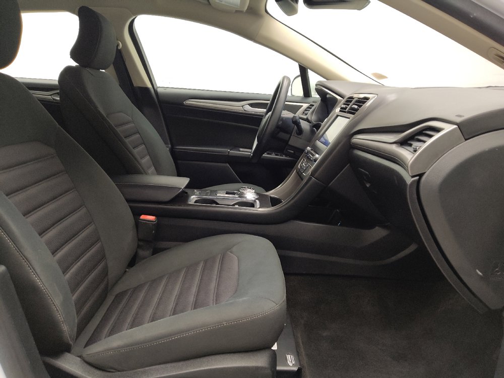 Used 2018 Ford Fusion SE FWD image 21