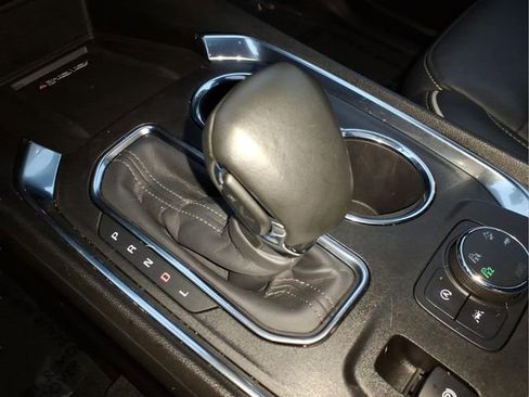 Used 2023 Chevrolet Traverse Premier w/ Redline Edition image 23