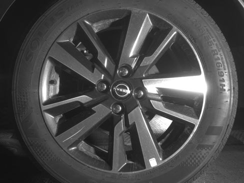Used 2025 Nissan Versa SV FWD image 14