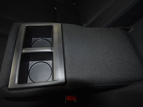 Used 2018 Toyota RAV4 XLE image 29