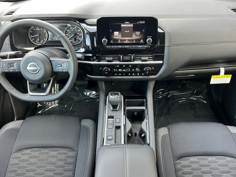 New 2025 Nissan Pathfinder SV image 16