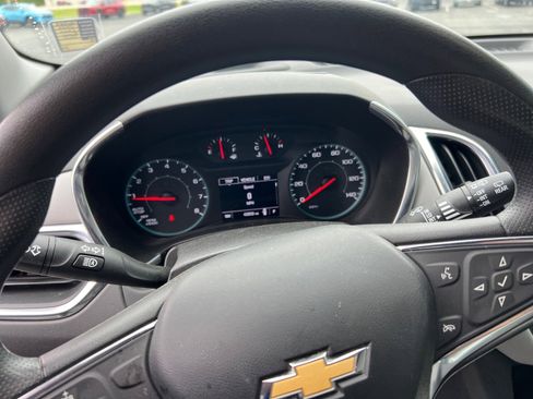Used 2024 Chevrolet Equinox LS FWD image 12