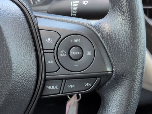 Used 2025 Toyota Corolla LE FWD image 25