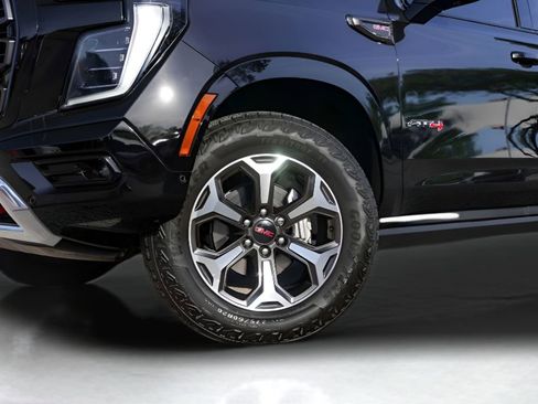 Used 2025 GMC Yukon AT4 Ultimate AWD/4WD image 4