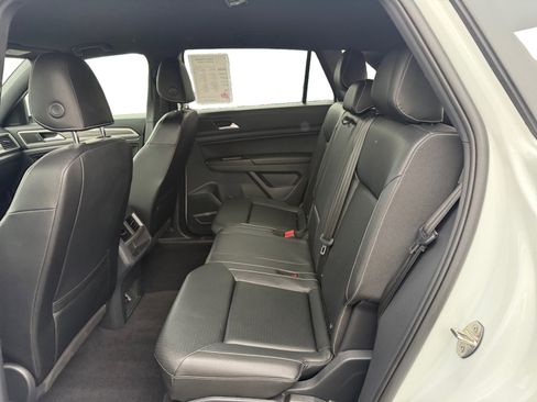 Certified 2020 Volkswagen Atlas Cross Sport SE image 16