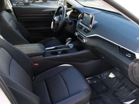 Certified 2025 Nissan Altima 2.5 S FWD image 28