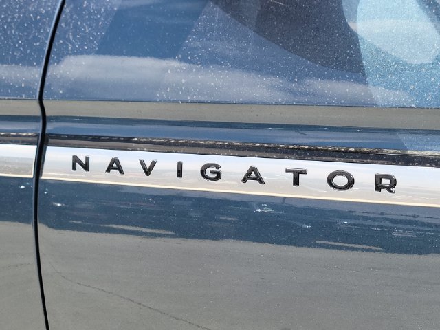 New 2027 Lincoln Navigator Premiere AWD/4WD image 11