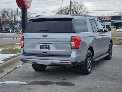 Used 2024 Ford Expedition Max XLT image 4