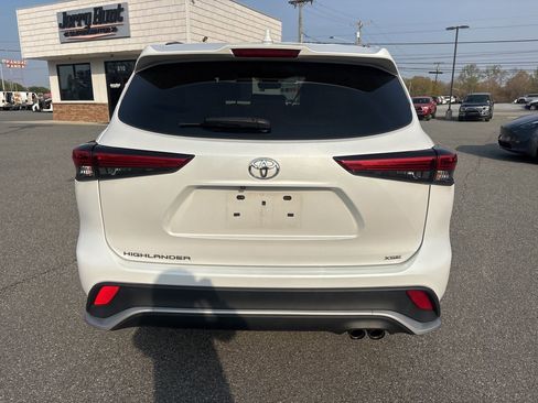 Used 2023 Toyota Highlander XSE image 7