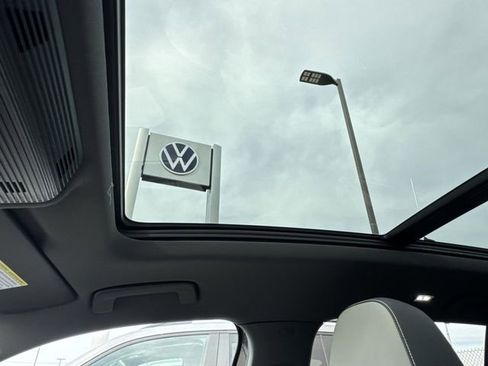 New 2026 Volkswagen Tiguan SE R-Line FWD image 14